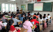 我校举行安全教育专题班会课掠影